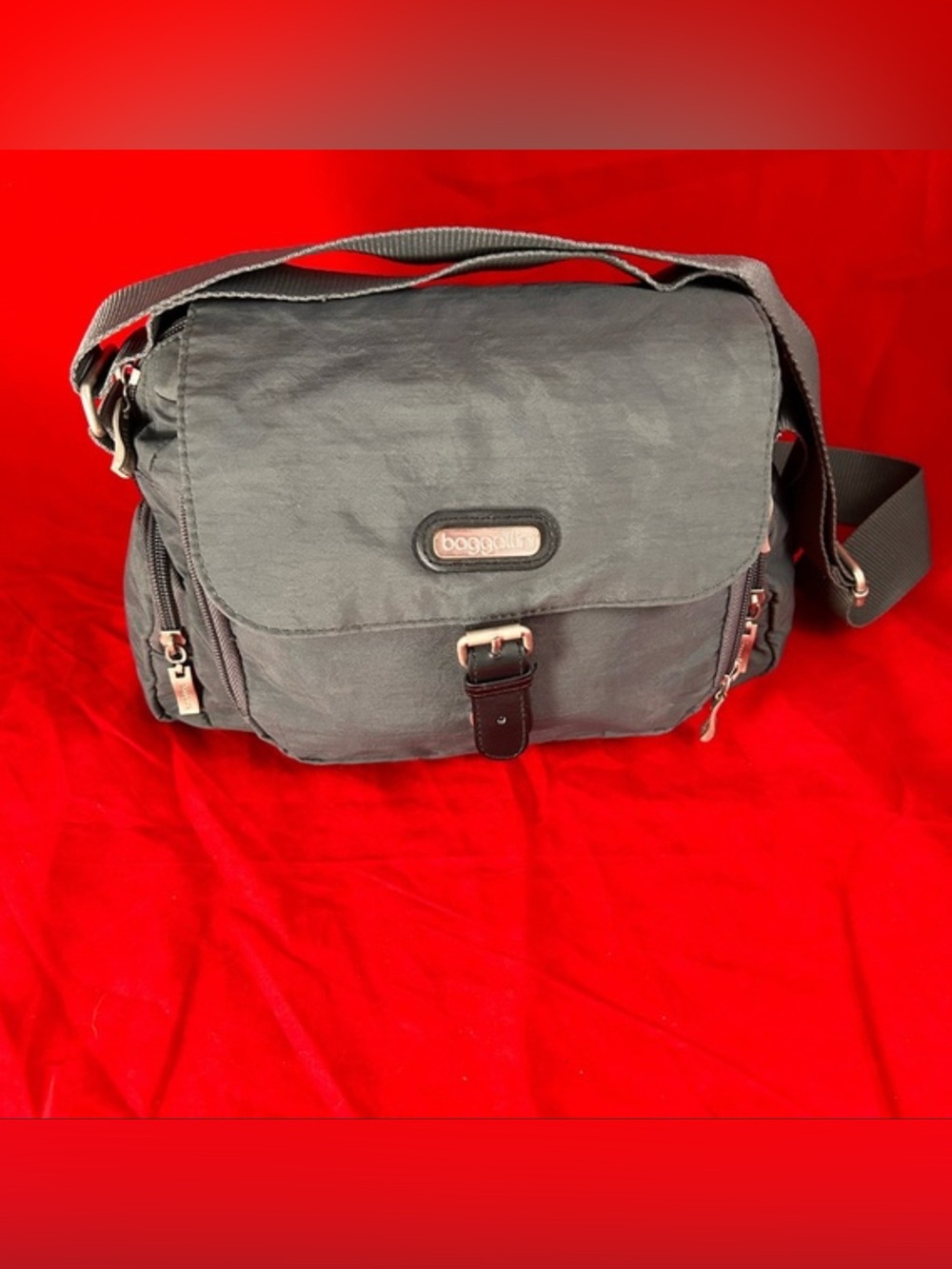 Baggallini gray nylon crossbody travel bag, front flap closure, EUC